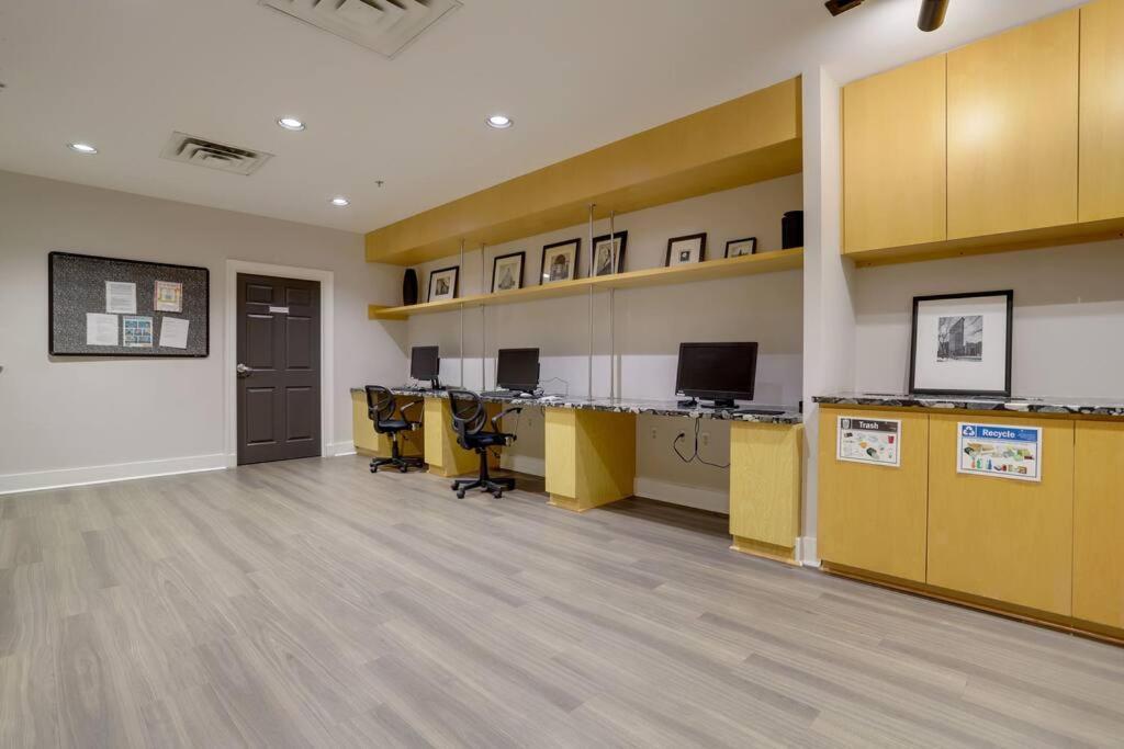 Sensational 1 Bedroom Condo At Ballston Place With Gym Arlington Dış mekan fotoğraf