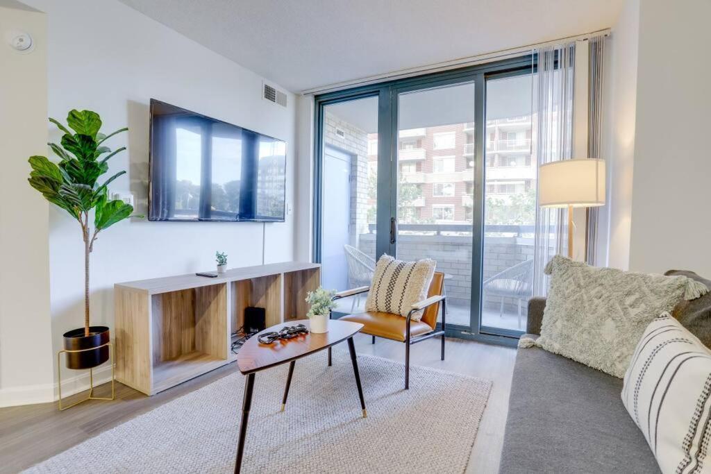 Sensational 1 Bedroom Condo At Ballston Place With Gym Arlington Dış mekan fotoğraf