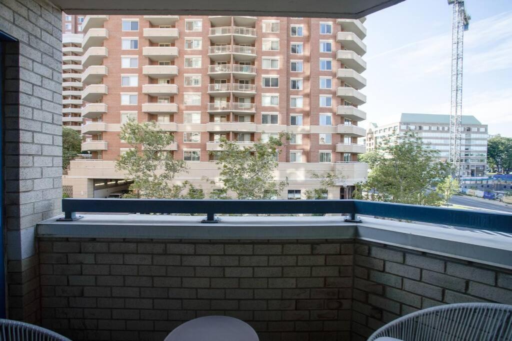 Sensational 1 Bedroom Condo At Ballston Place With Gym Arlington Dış mekan fotoğraf